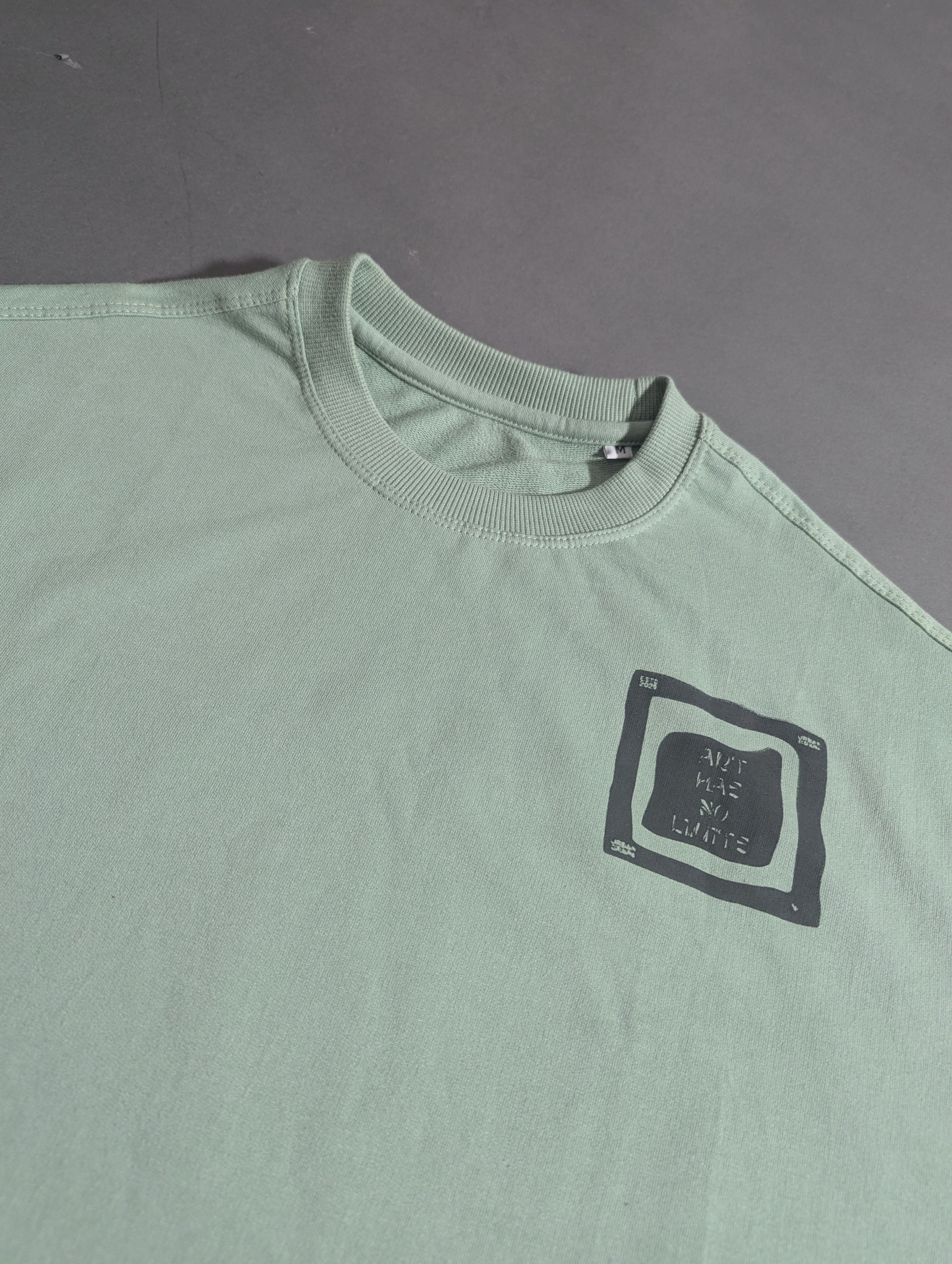 ART HAS NO LIMITS OVERSIZED T-SHIRT