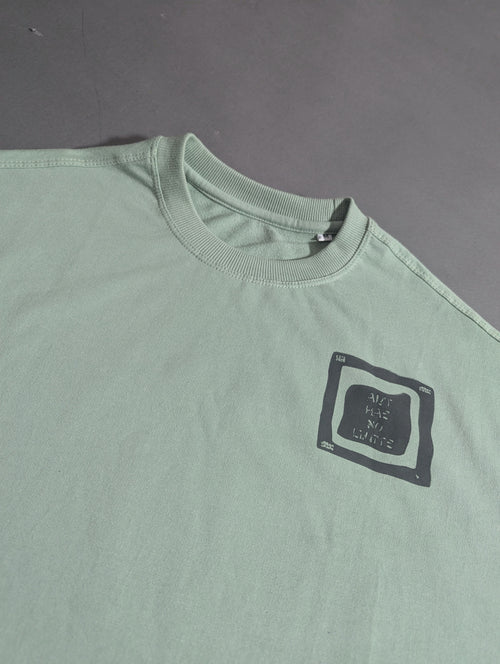 ART HAS NO LIMITS OVERSIZED T-SHIRT